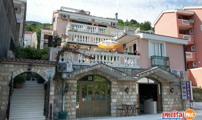 Apartments Montena